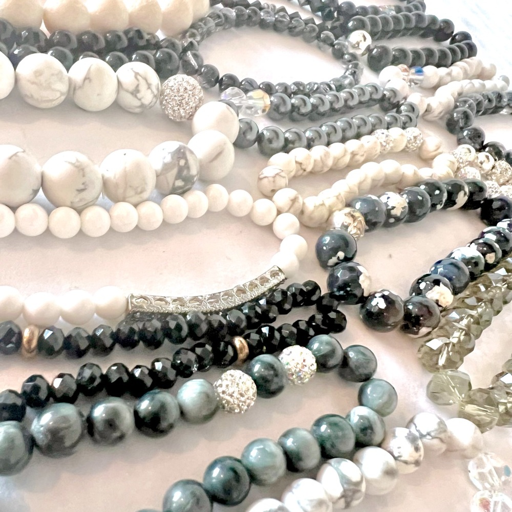 SALE: bundle 25 beaded bracelets in white, black & grey